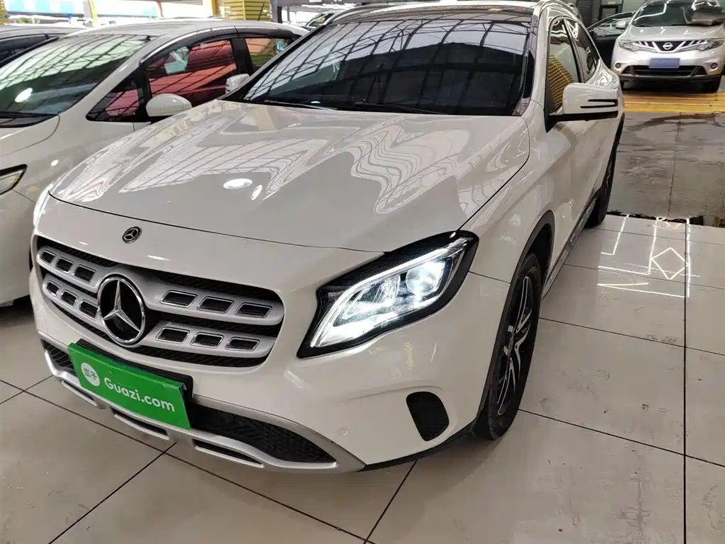MERCEDES BENZ GLA 2017