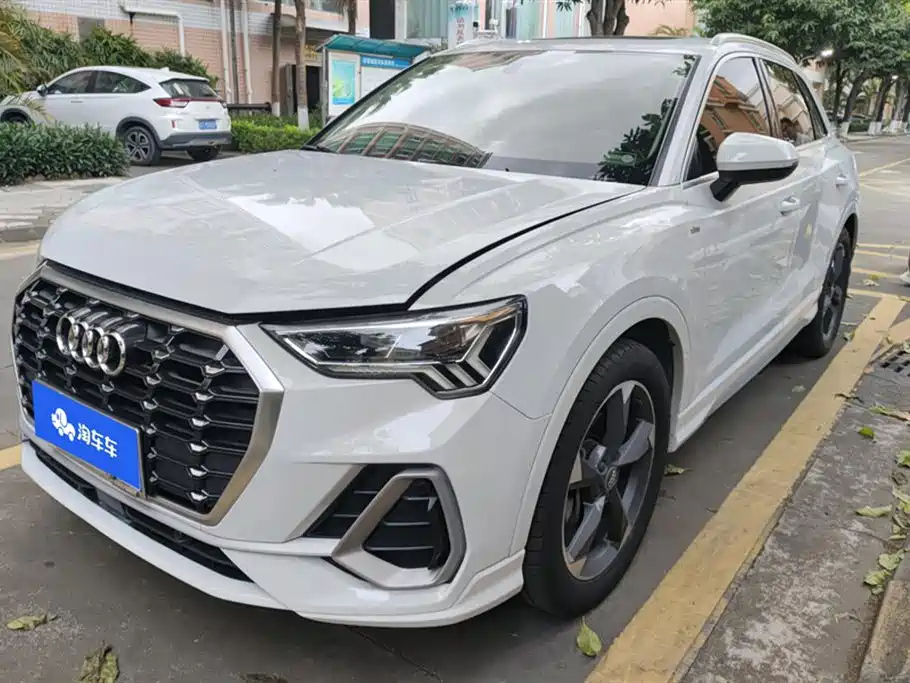 AUDI Q3 2019