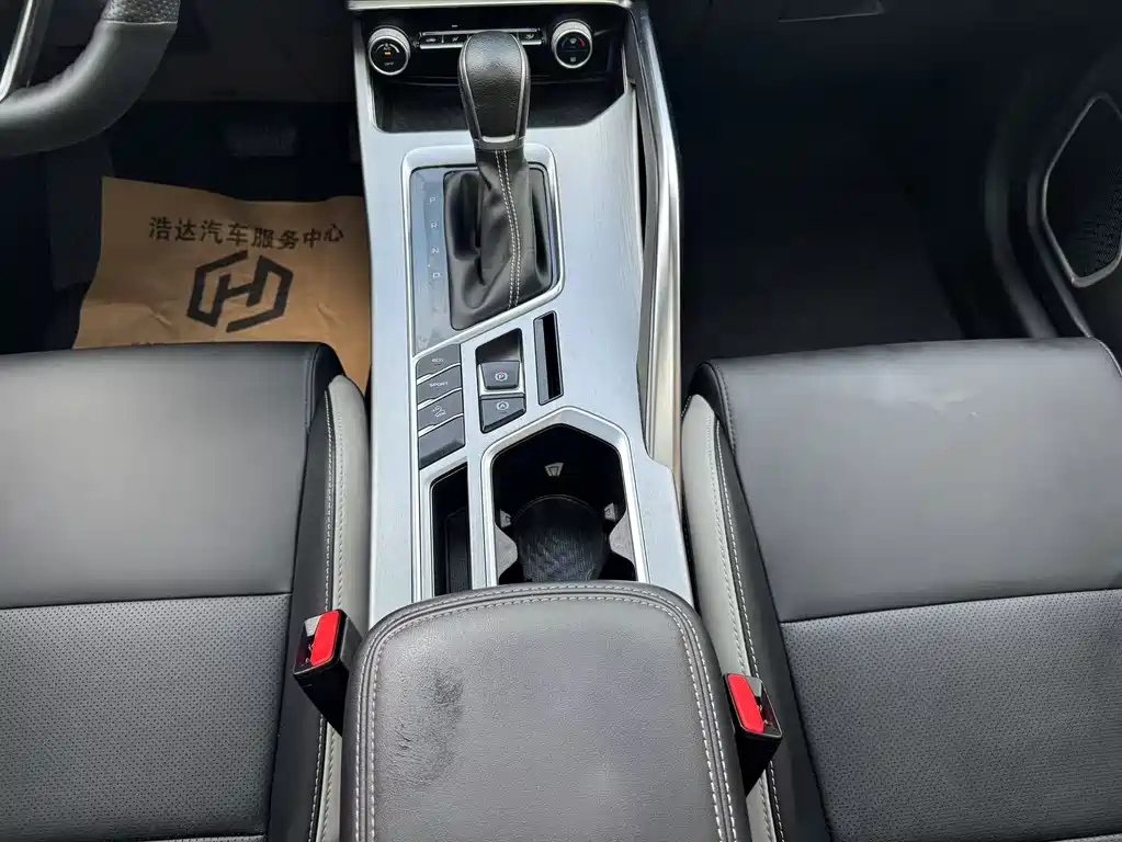 Фото Geely auto Coolray 2020 из Китая (№55419314)