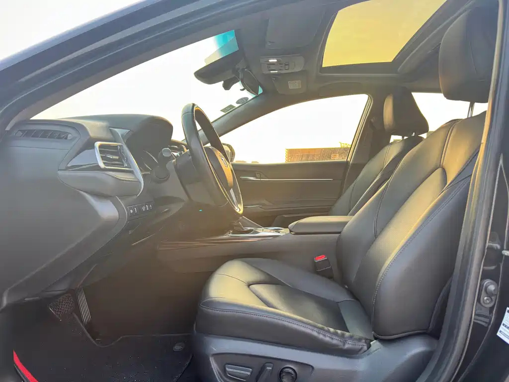TOYOTA CAMRY 2019