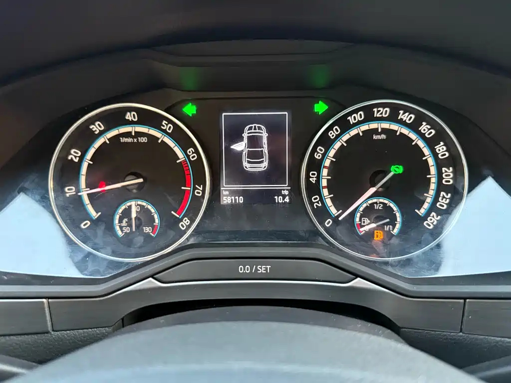 SKODA SUPERB 2019