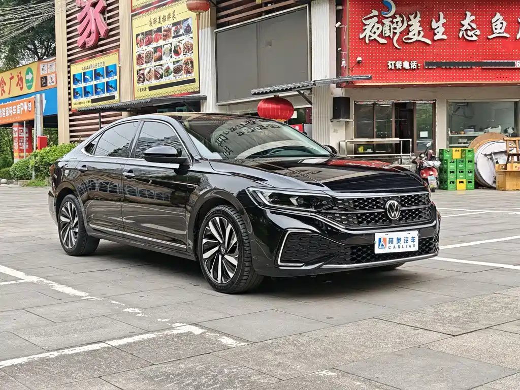 VOLKSWAGEN PASSAT 2022