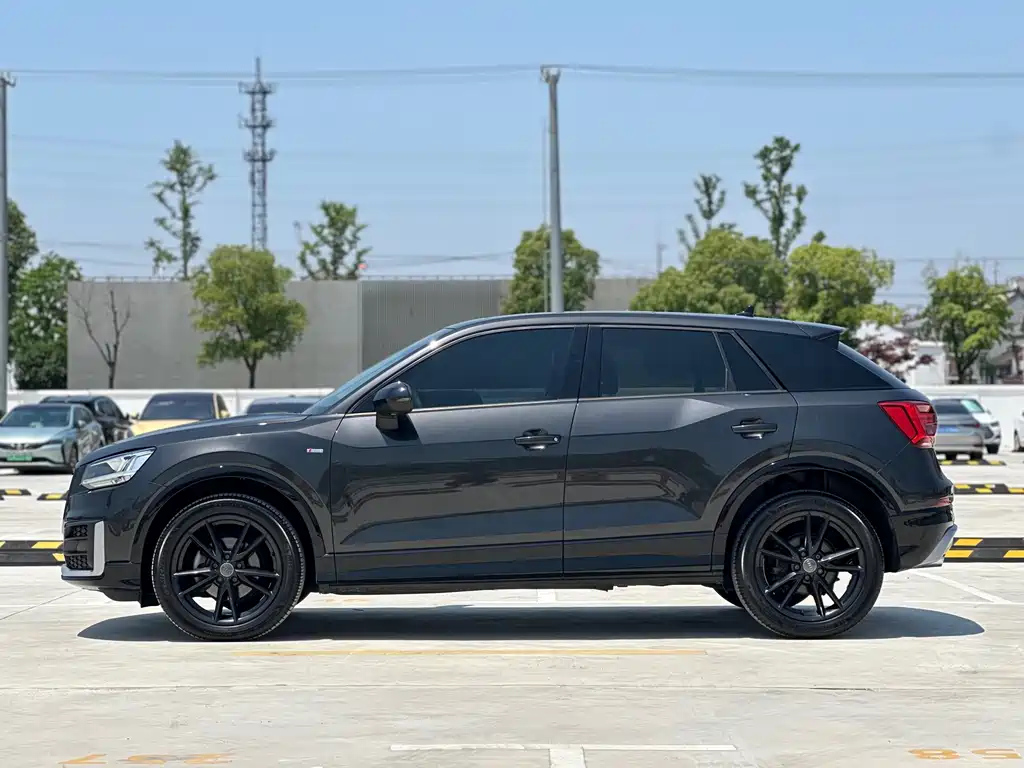 AUDI Q2L 2018