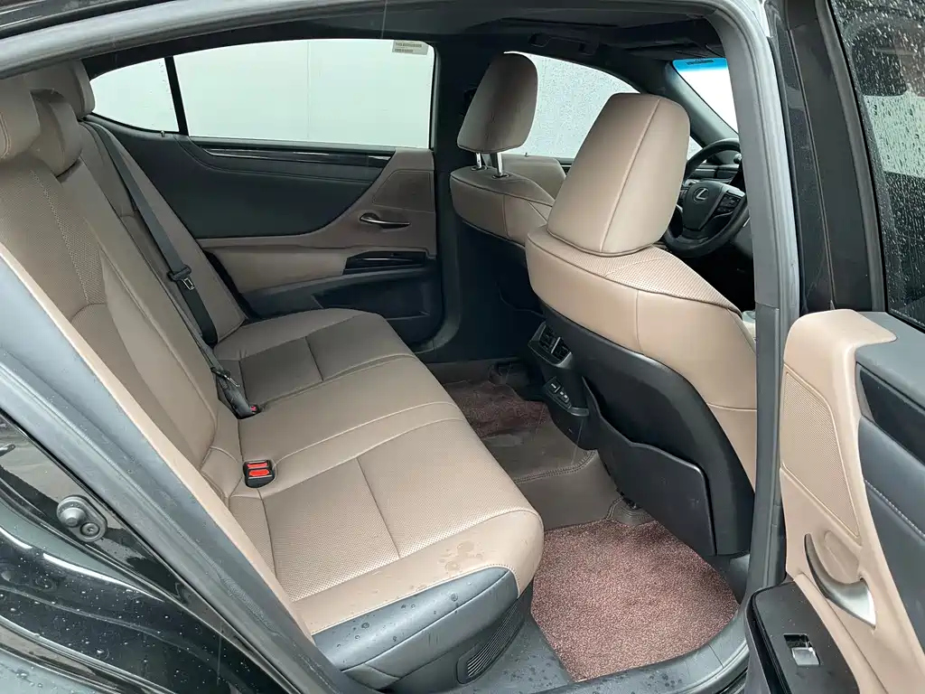 LEXUS ES 2022
