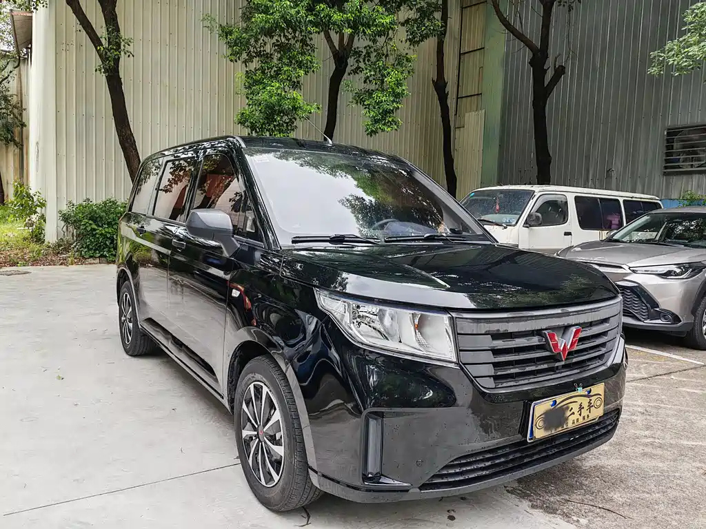 SGMW WULING HONGGUANG PLUS 2020