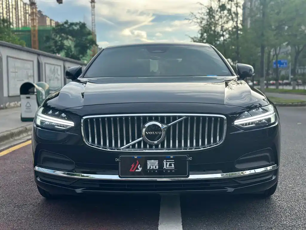 VOLVO S90 2024
