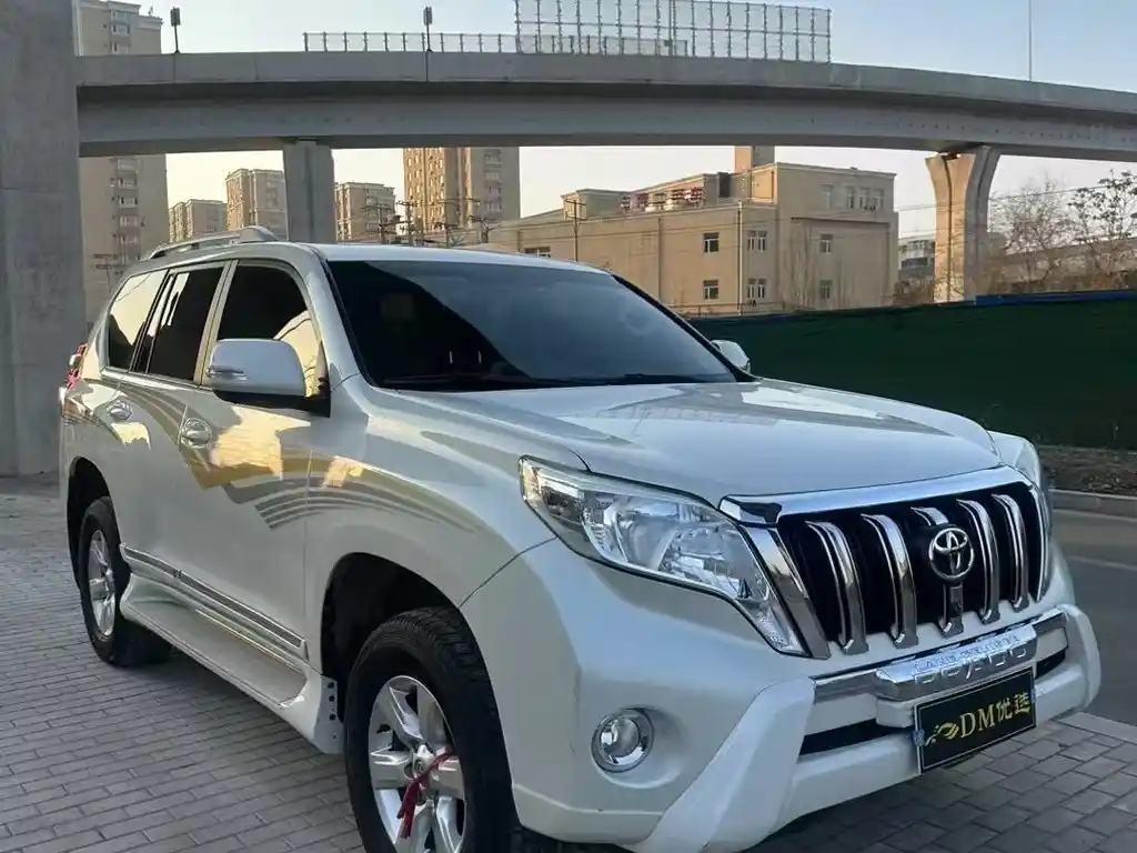 TOYOTA PRADO 2016