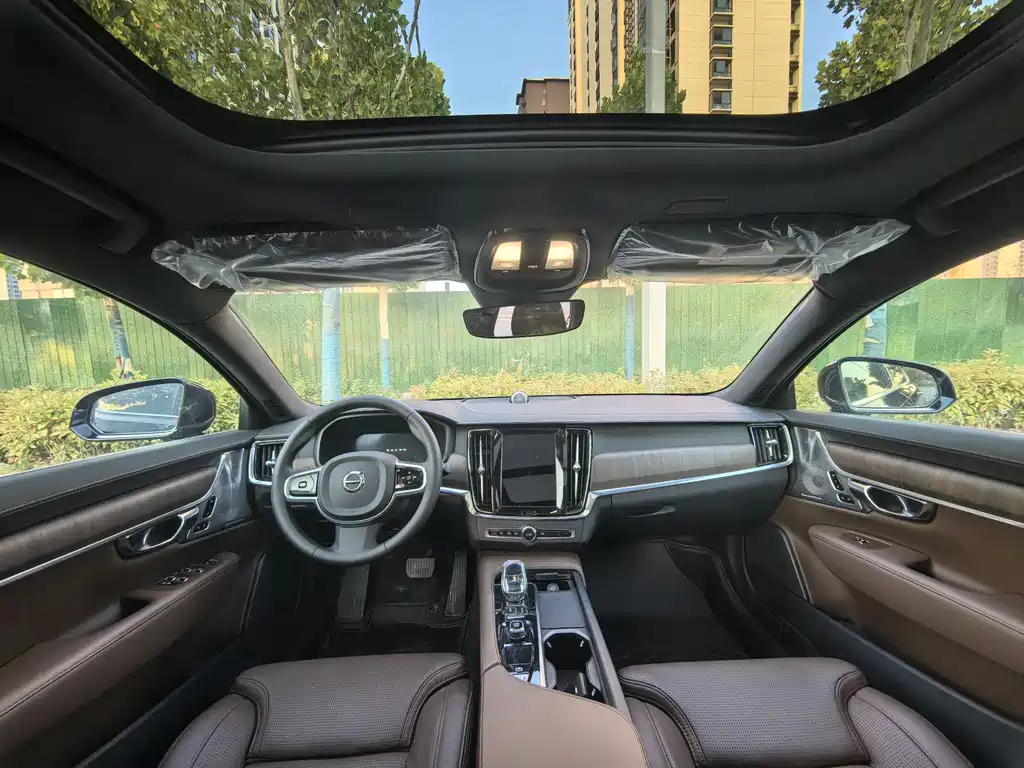 VOLVO S90 2024