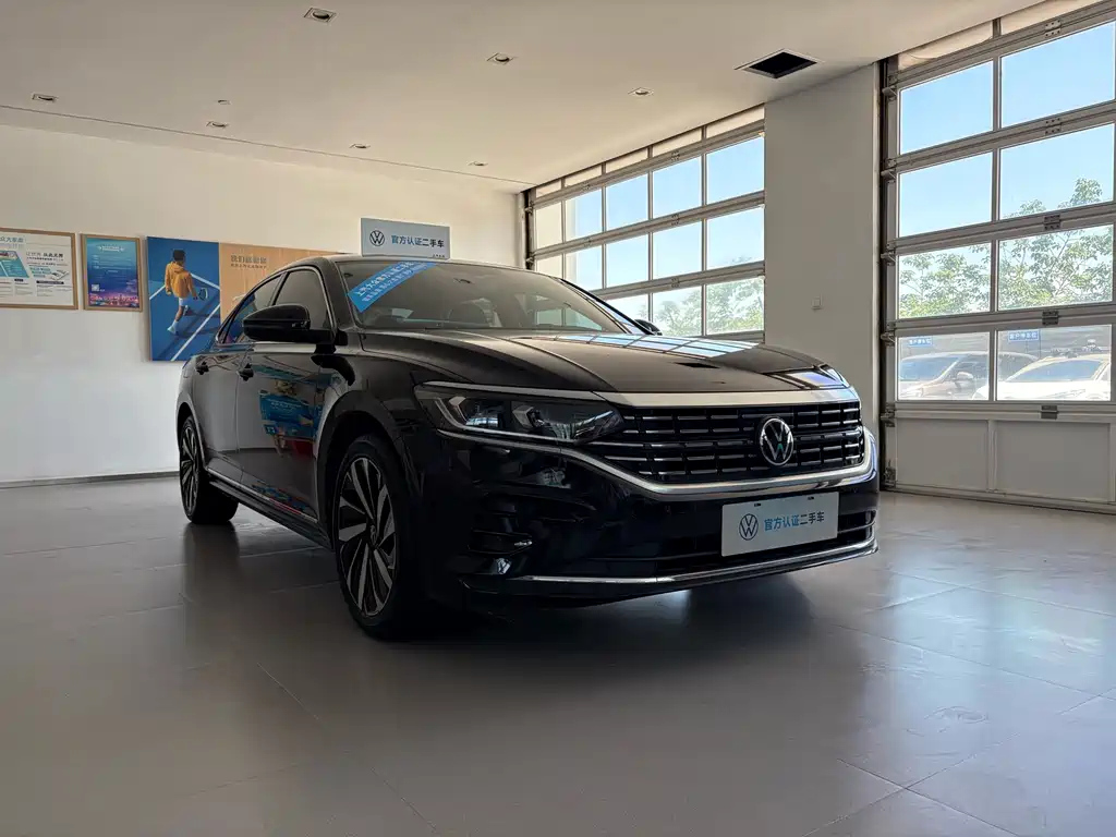 VOLKSWAGEN PASSAT 2022