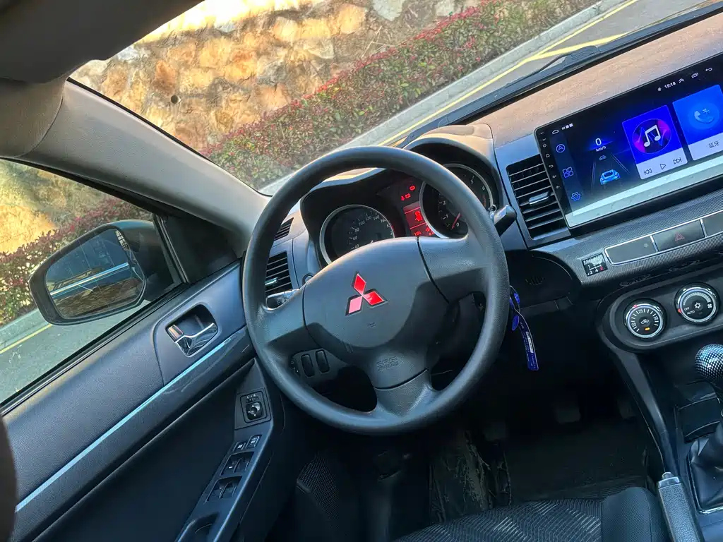 MITSUBISHI LANCER EX 2014
