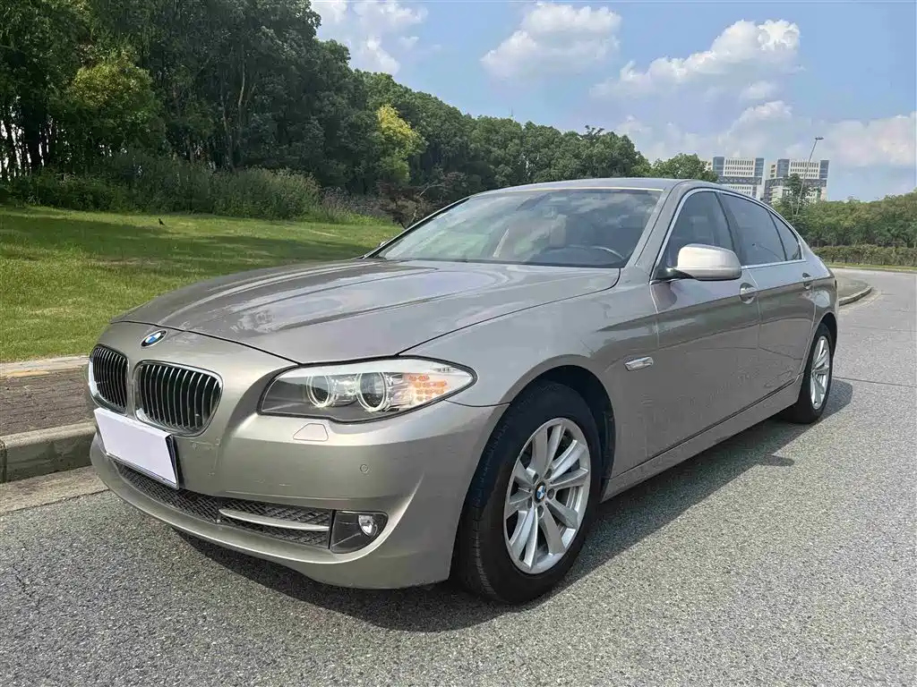 BMW 5-SERIES 2012