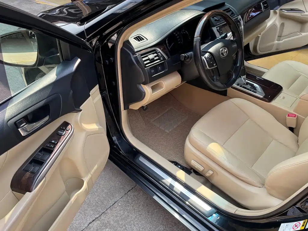 TOYOTA CAMRY 2015