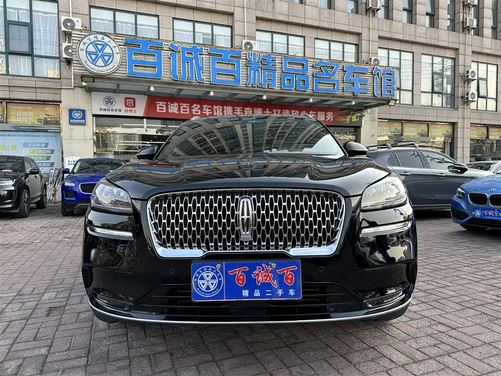 LINCOLN ADVENTURER 2021
