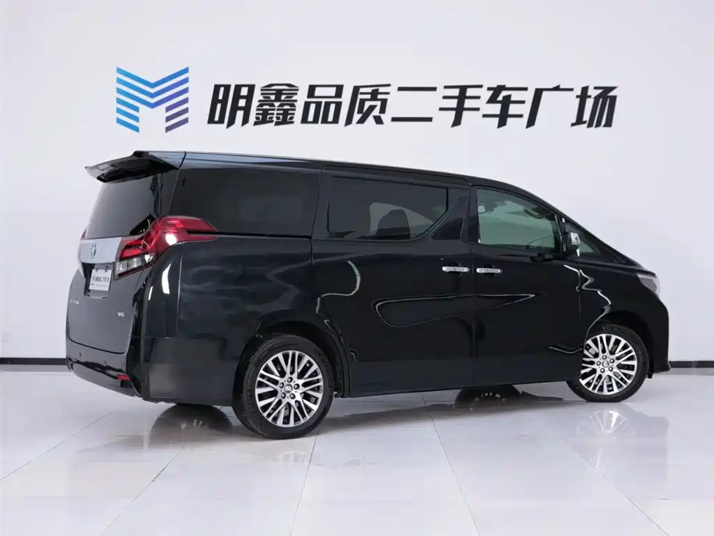 TOYOTA ALPHARD 2017