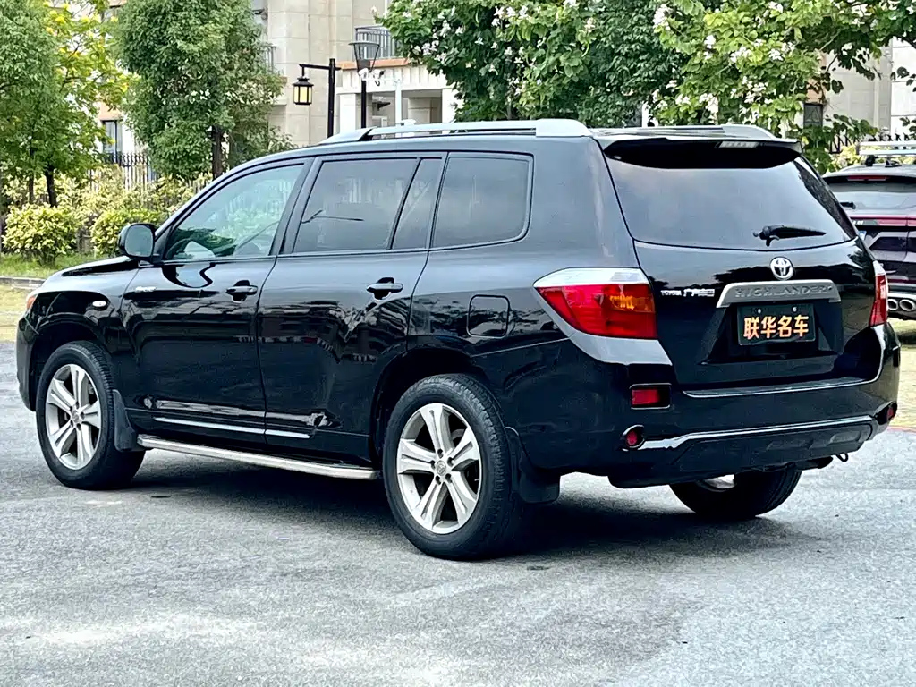 TOYOTA HIGHLANDER 2011