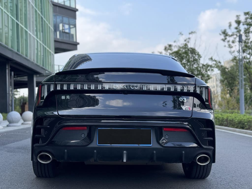 LYNK&CO 03 2023