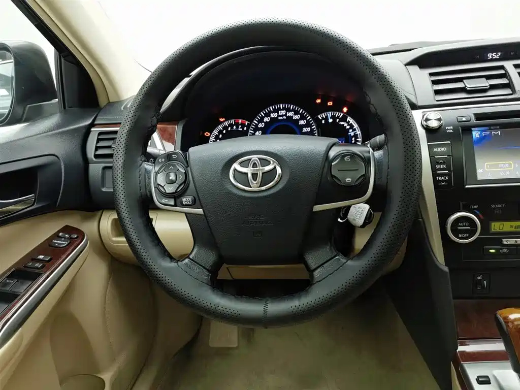 TOYOTA CAMRY 2012