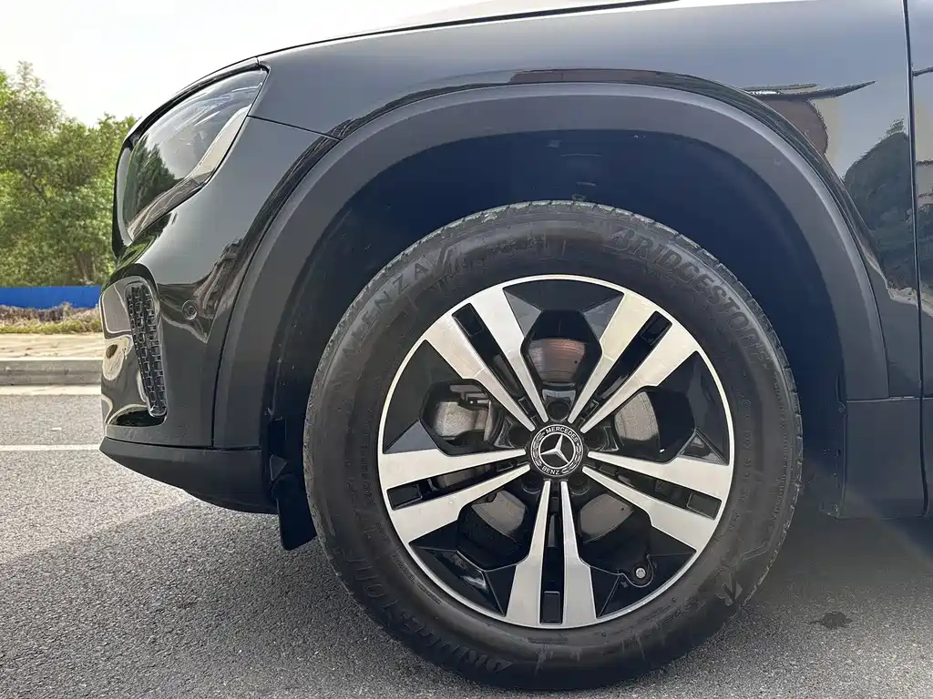 MERCEDES BENZ GLB 2024