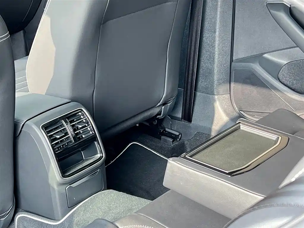 VOLKSWAGEN MAGOTAN 2024