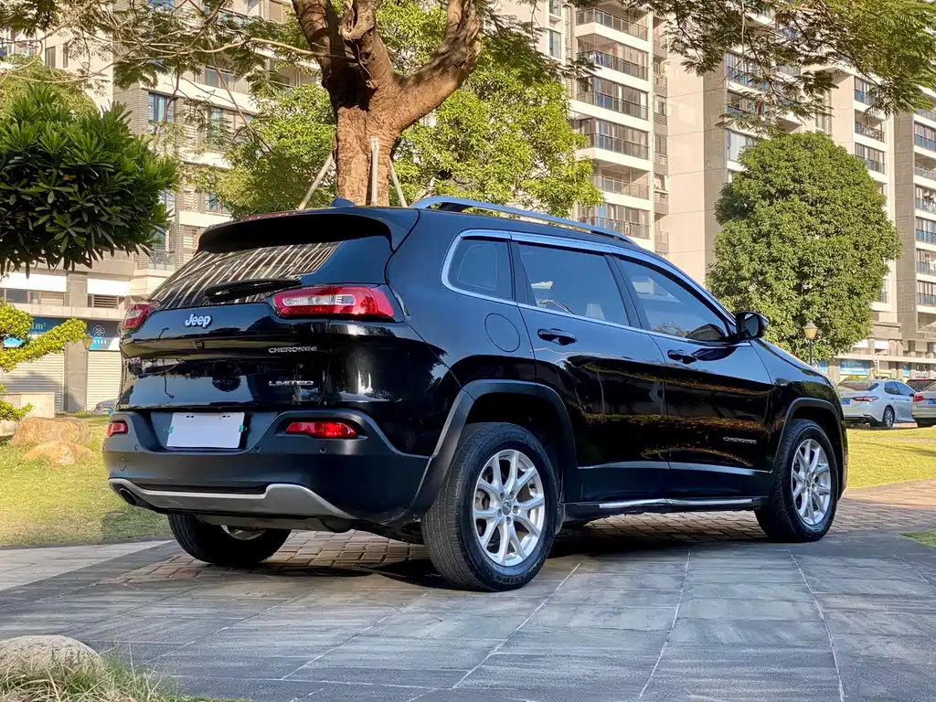 JEEP CHEROKEE 2018