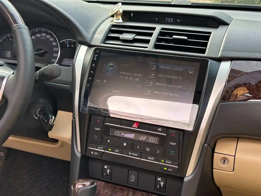 TOYOTA CAMRY 2016