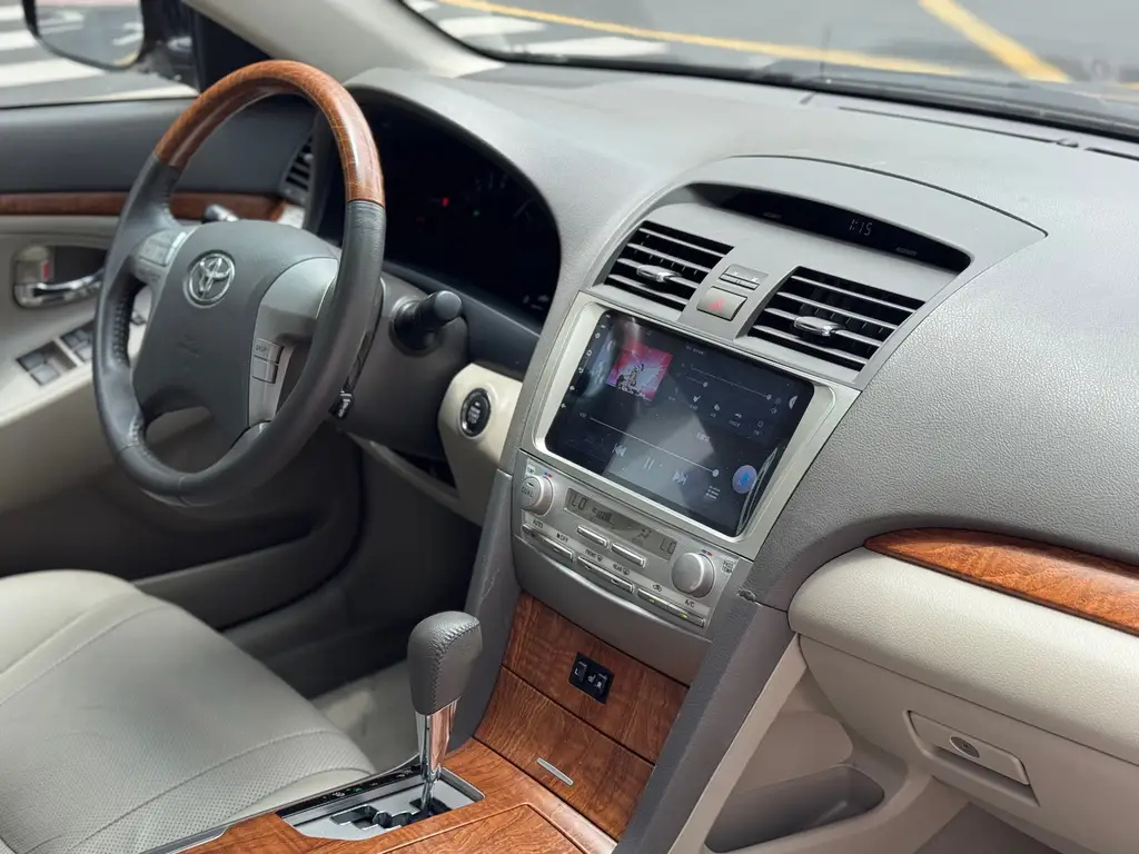 TOYOTA CAMRY 2011