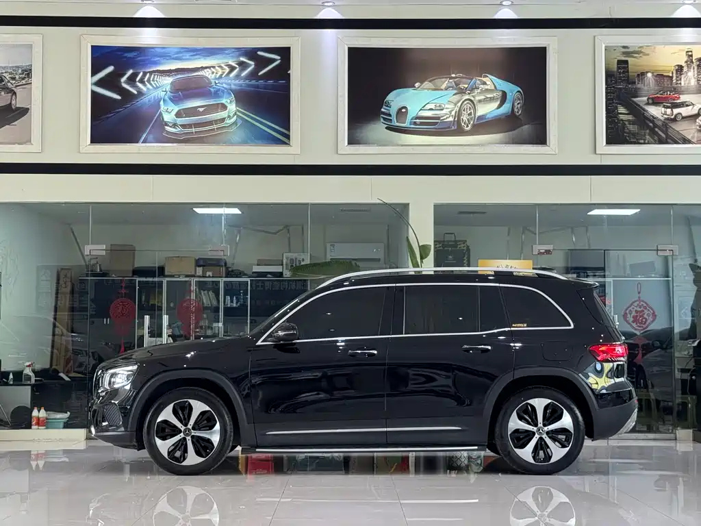 MERCEDES BENZ GLB 2023