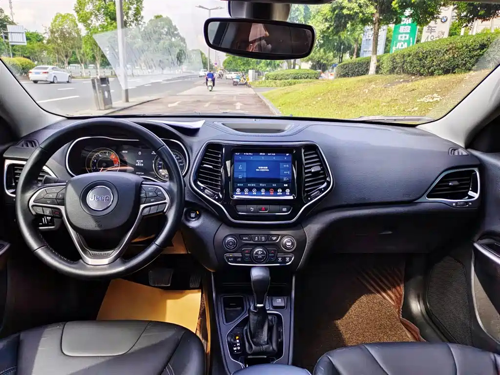 JEEP CHEROKEE 2019