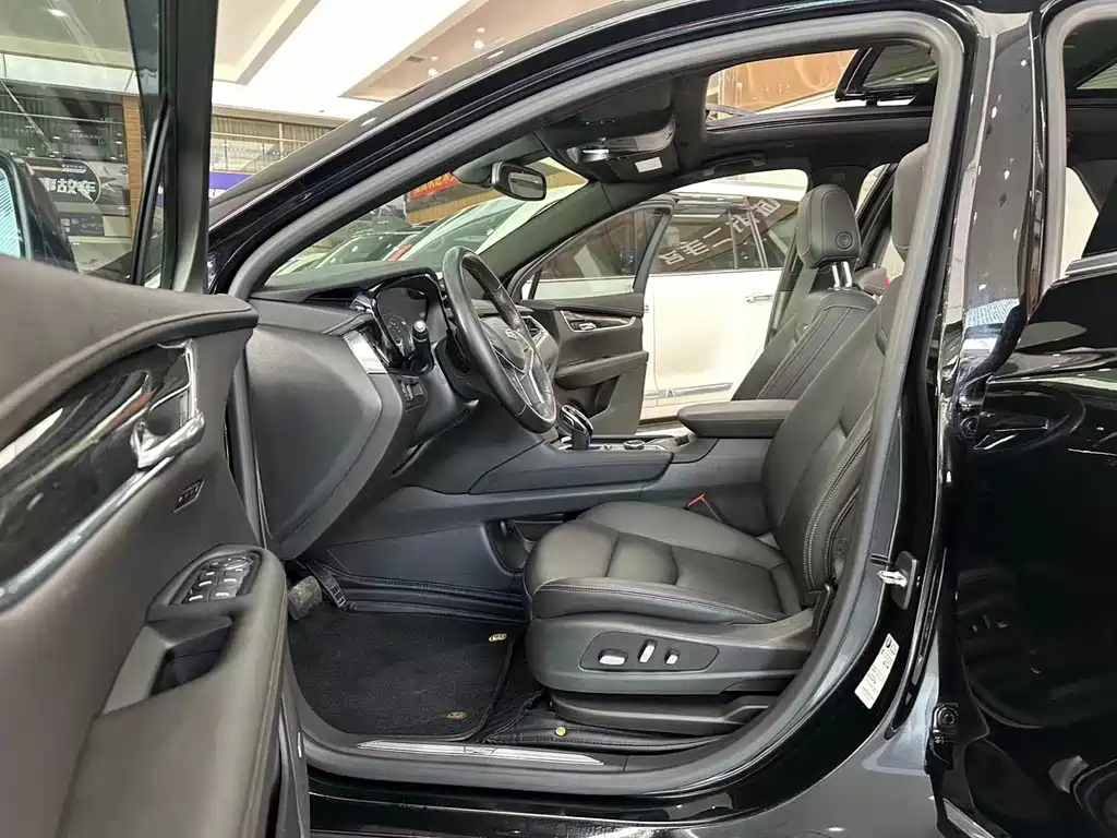 CADILLAC XT5 2021