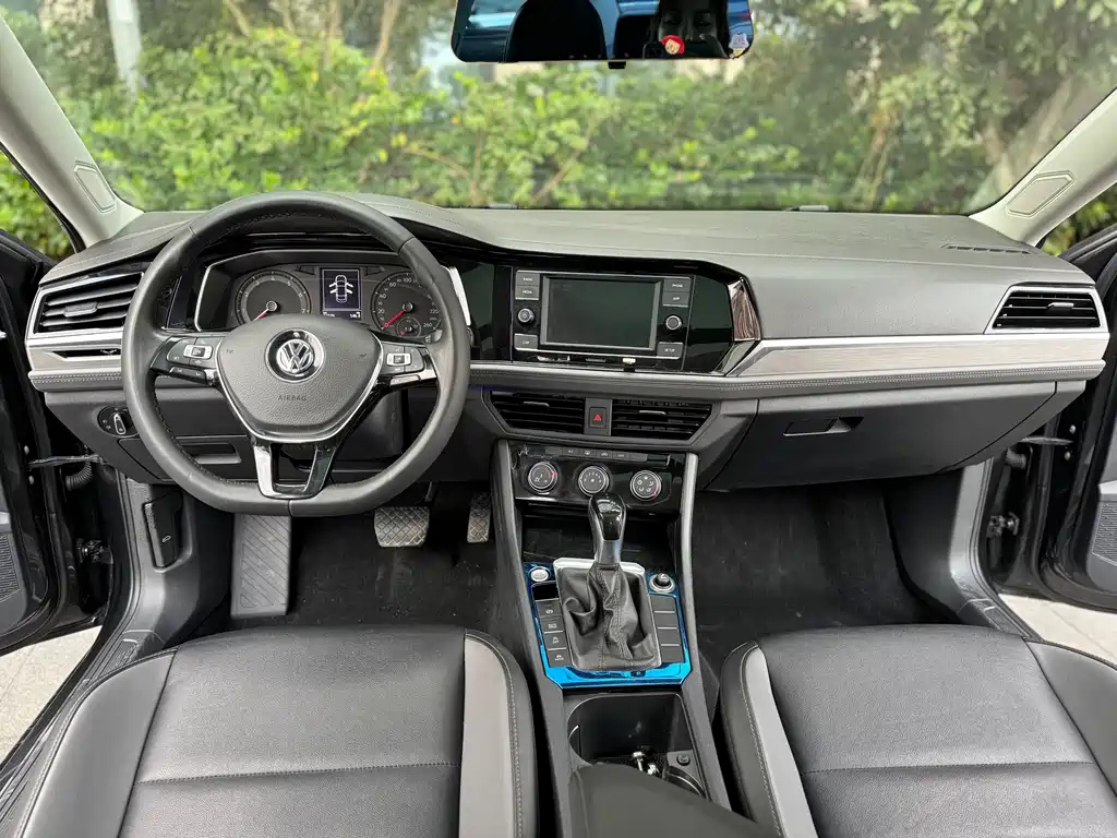 VOLKSWAGEN SAGITAR 2020