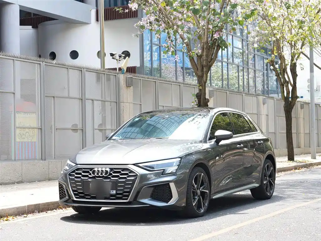 AUDI A3 2021