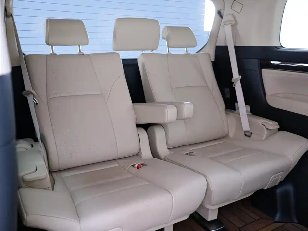 TOYOTA ALPHARD 2017