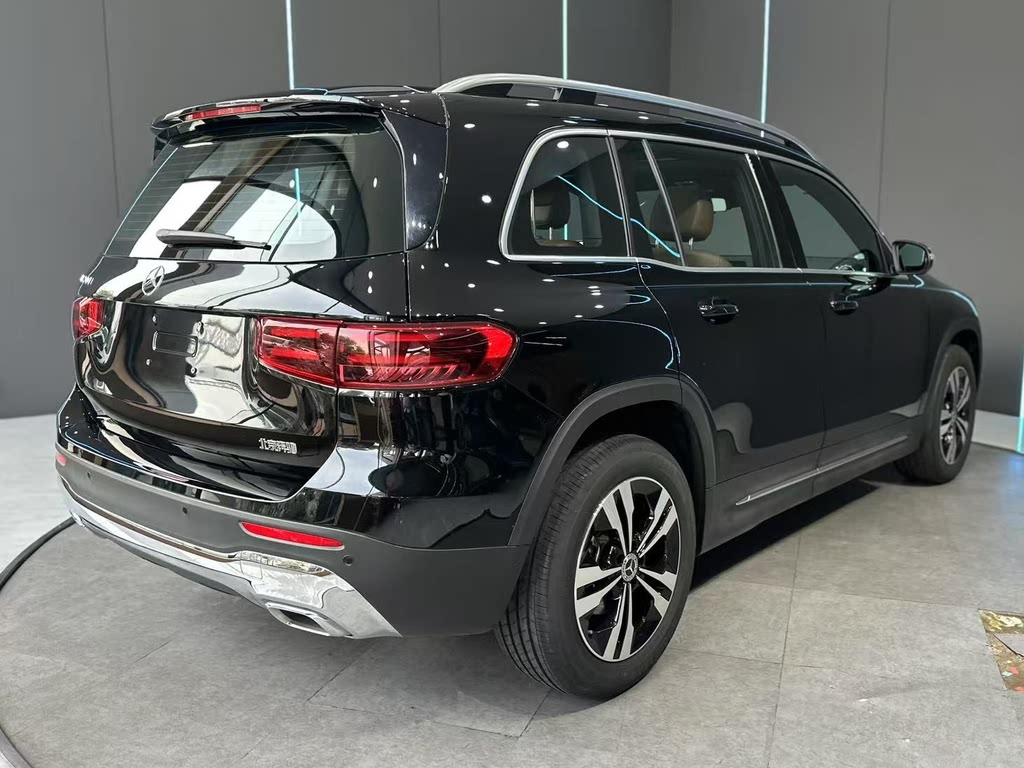 MERCEDES BENZ GLB 2024