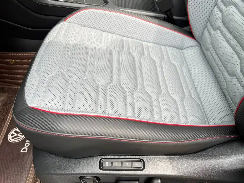VOLKSWAGEN TIGUAN L 2023