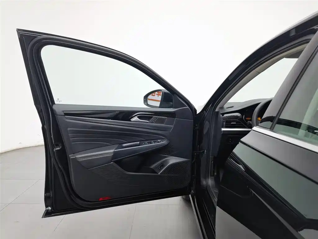 VOLKSWAGEN PASSAT 2022
