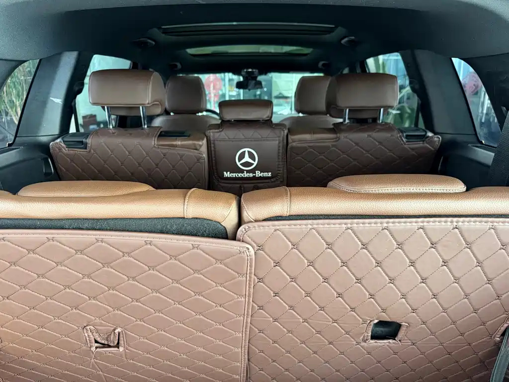 MERCEDES BENZ GLB 2023