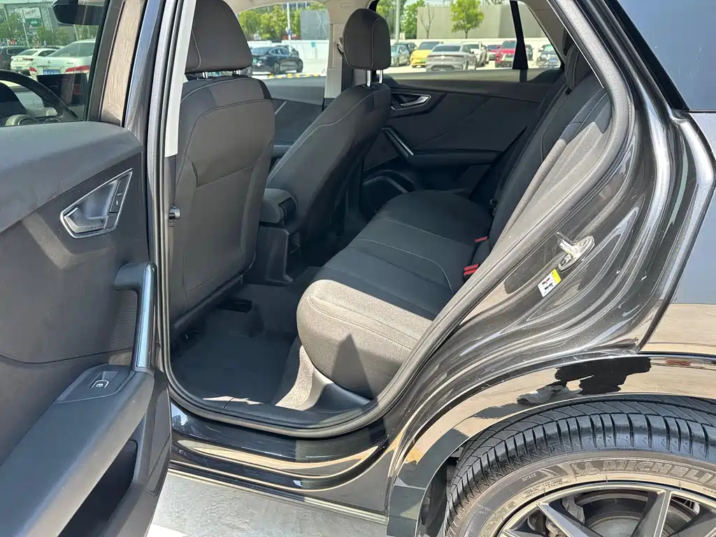 AUDI Q2L 2018