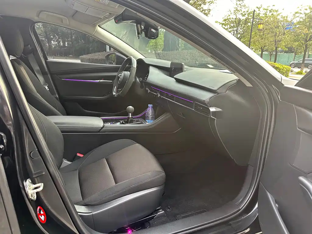 MAZDA 3 AXELA 2023