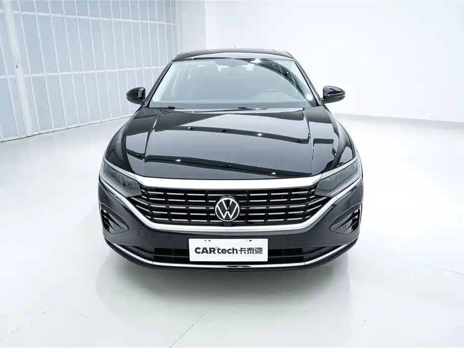 VOLKSWAGEN PASSAT 2022