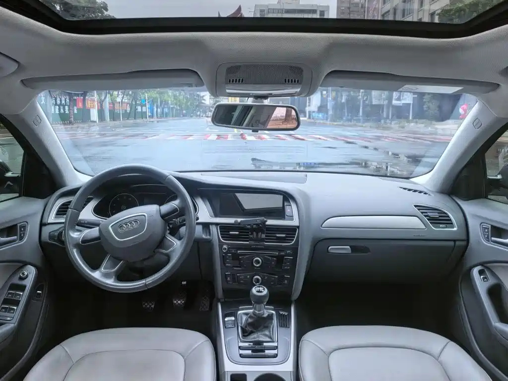 AUDI A4L 2015
