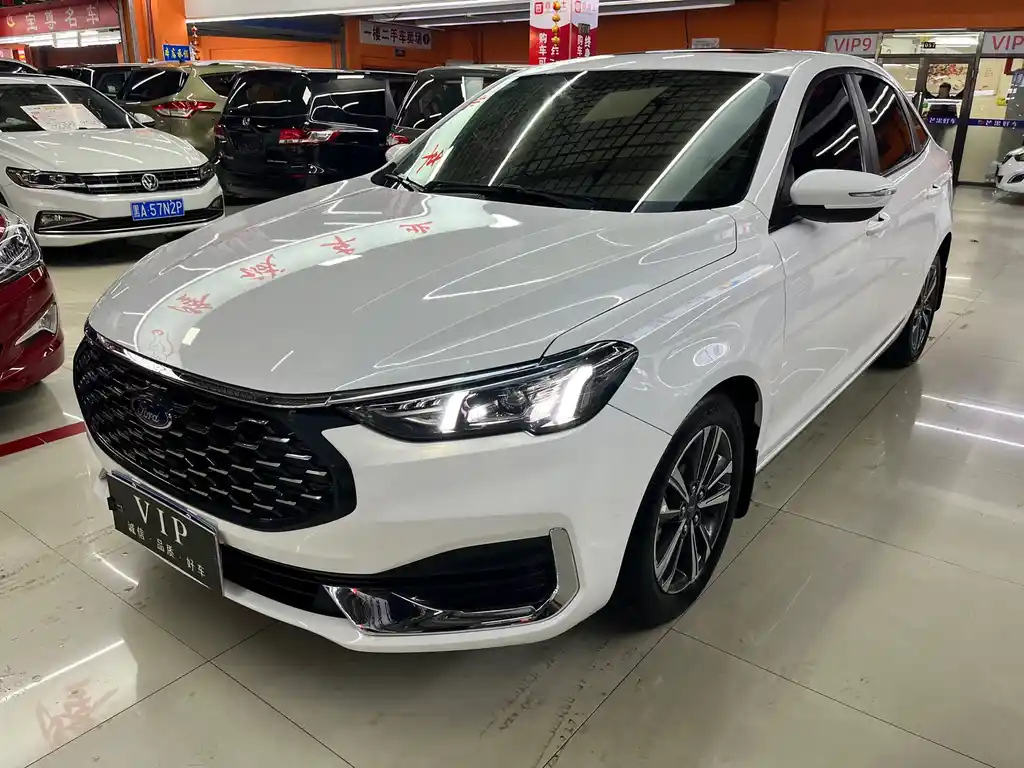 FORD ESCORT 2021