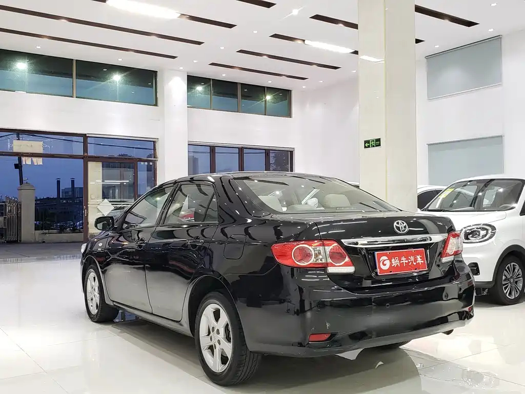 TOYOTA COROLLA 2013