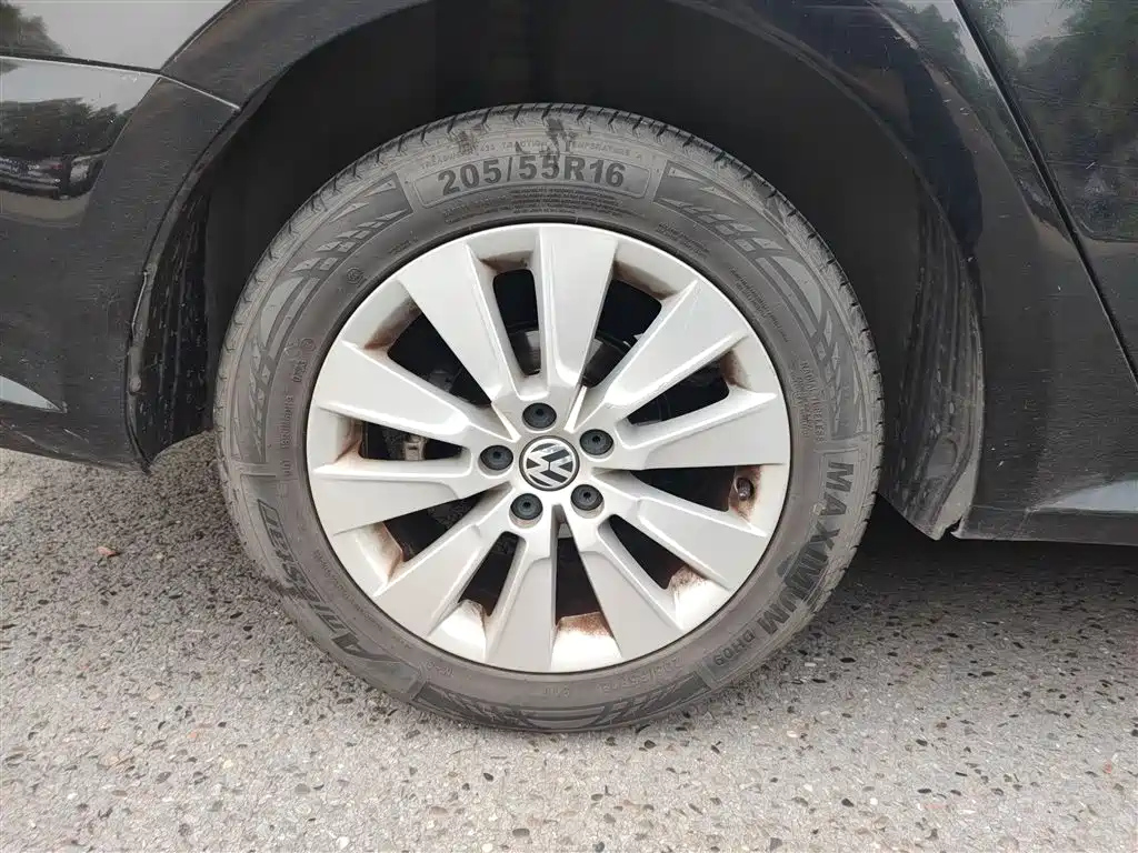 VOLKSWAGEN LAVIDA 2013
