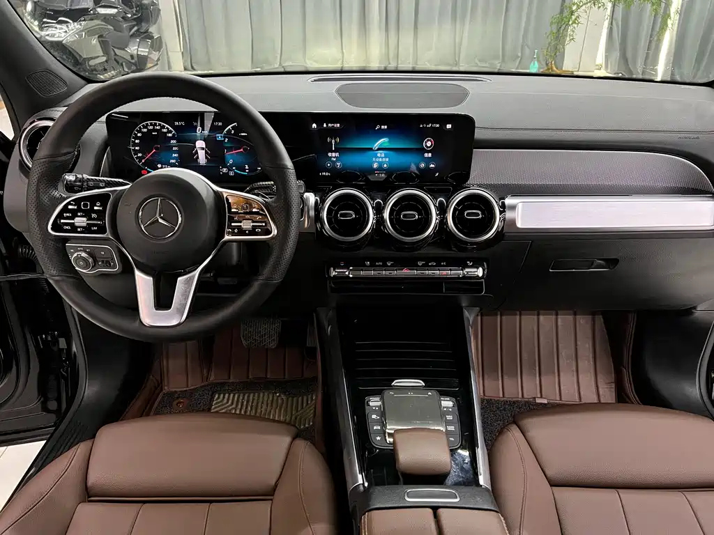 MERCEDES BENZ GLB 2021