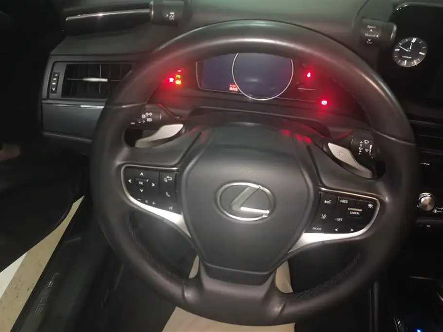 LEXUS ES 2022