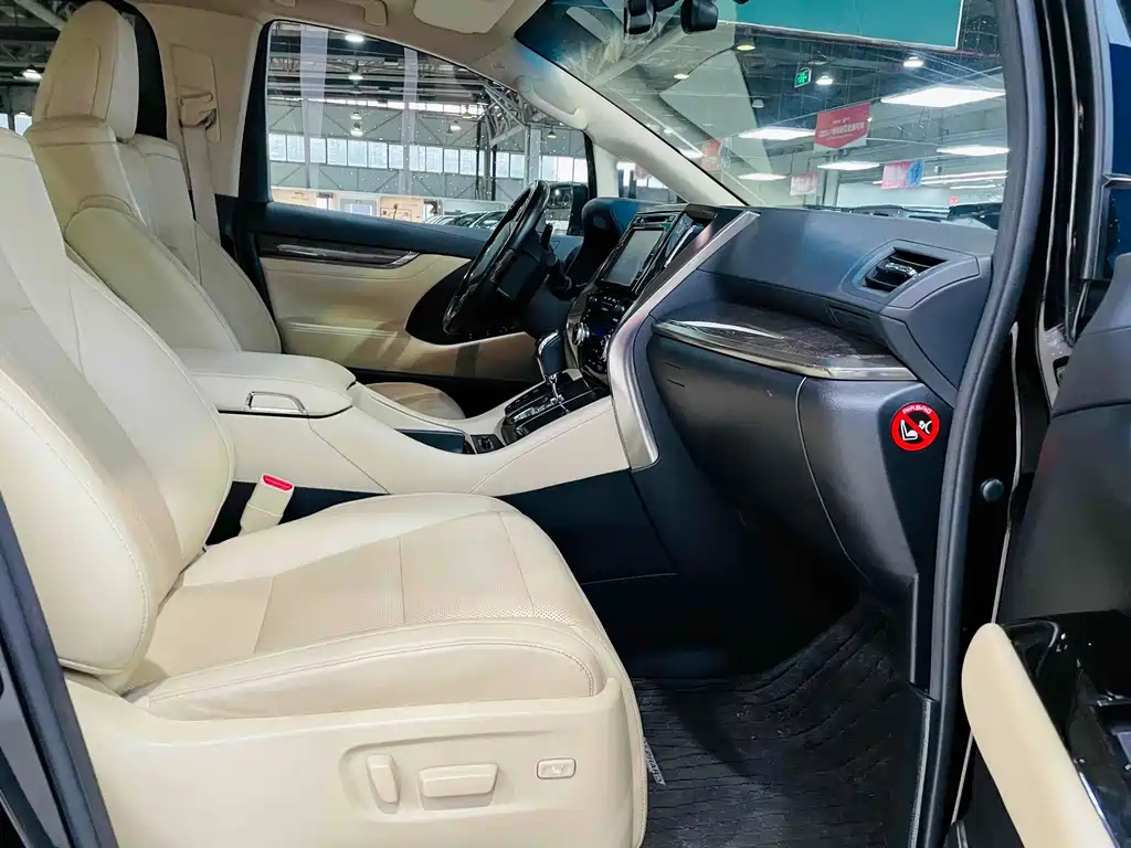 TOYOTA ALPHARD 2018