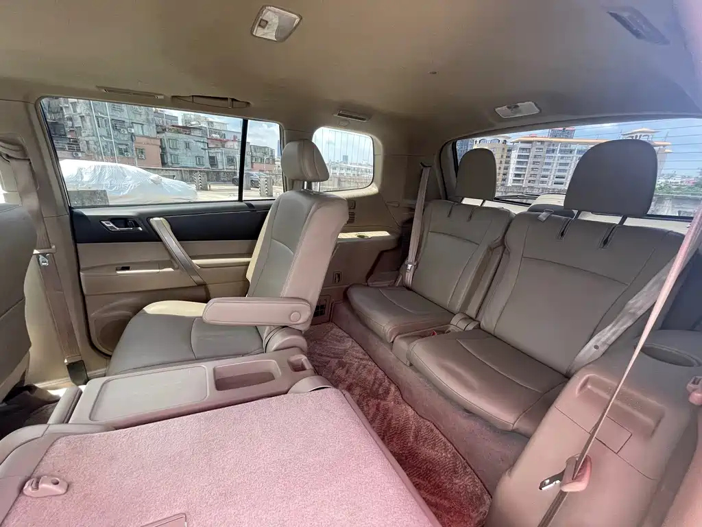 TOYOTA HIGHLANDER 2013