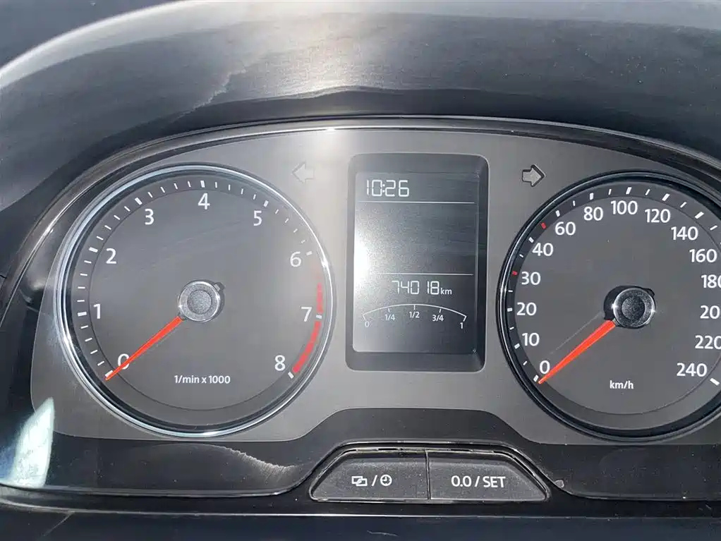 VOLKSWAGEN LAVIDA 2013