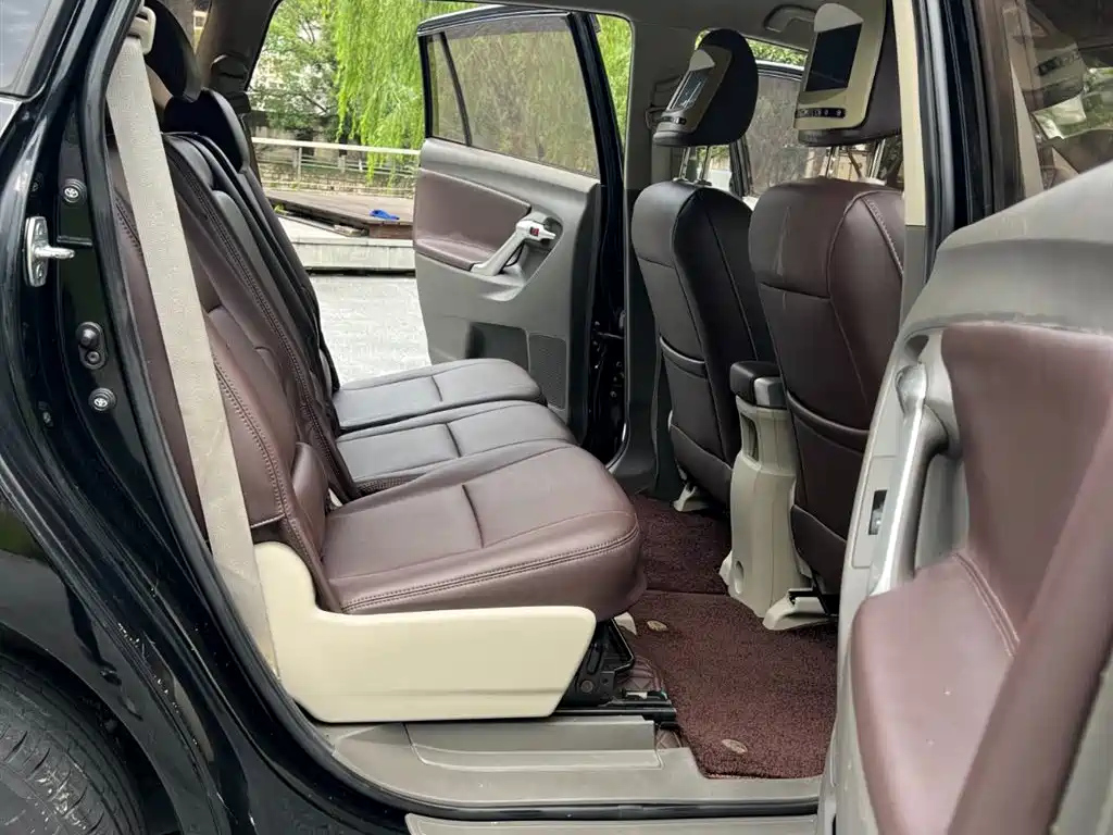 TOYOTA ESCAPE 2014