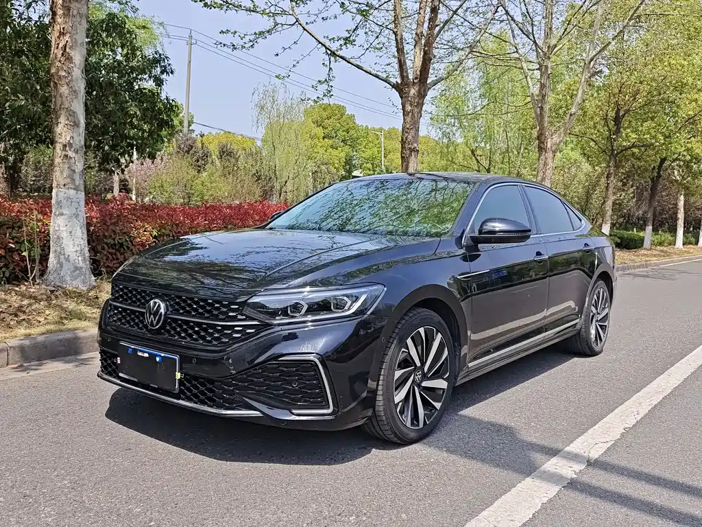 VOLKSWAGEN PASSAT 2022